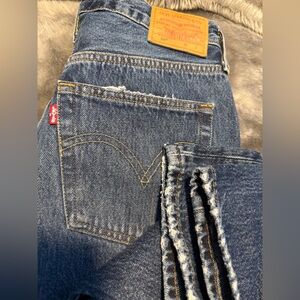 Levi's Women's Straight Leg Jeans in Medium Blue Denim